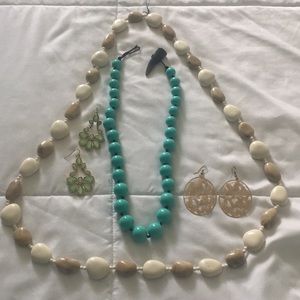 Necklace and earring bundle!!